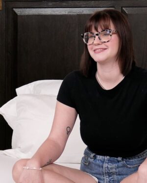 Molly Sweets Inexperienced But Ready To Learn BBC Surprise