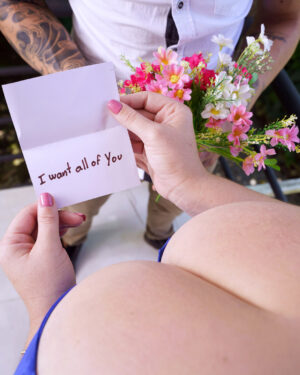 Sofia Deluxe’s Boobs And Bootay Drives Guys Wild XL Girls