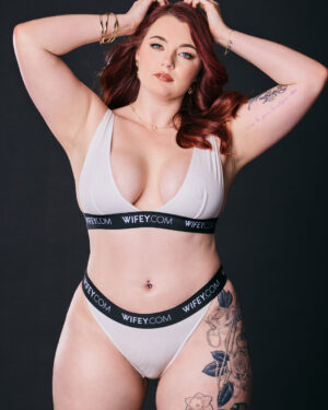 Red Rose Curvy Redhead Wifey