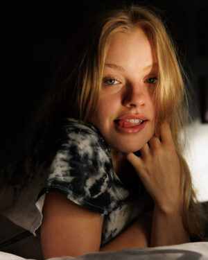 Kylie Shay Morning Christmas Present Zishy