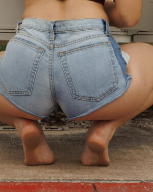 Ellie Nova Cake Booty Zishy