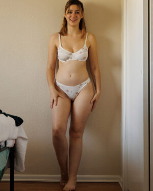 Ellie Nova Cake Booty Zishy