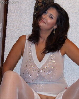 Alexandra Moore Huge Boobs