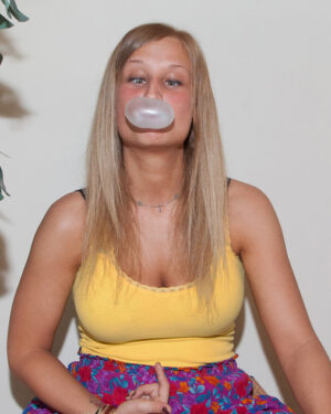 Alice Wonder Blowin Bubbles