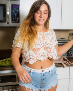 Allie Giovanni Allie’s Kitchen Cosmid