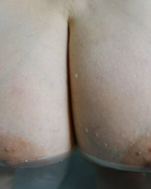 Antonella Kahllo Bathtub Fun