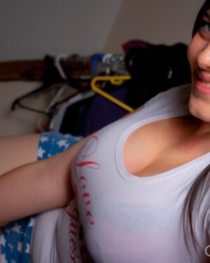 Bex Lovely Cleavage