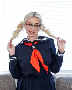 Chloe Surreal Nerdy Choice Comes Alive Team Skeet
