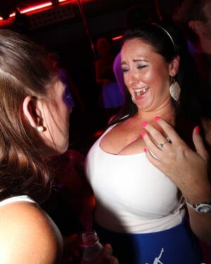 Curvy Bar Crawl Chick
