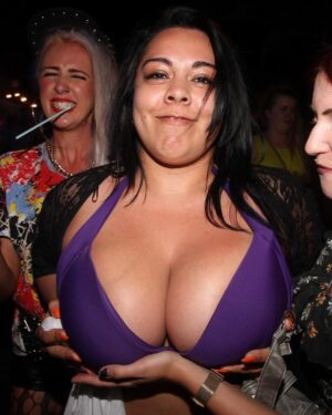 Curvy Girls Go Clubbing