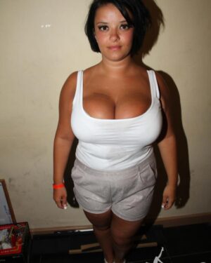 Cute Thick Girl Nude In Club