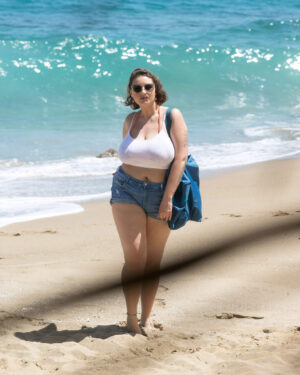Daria Spying On Beach Day Scoreland