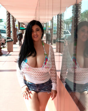 Daylene Rio Goes To Nude Beach