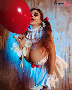Demmy Blaze Pennywise Cosplay