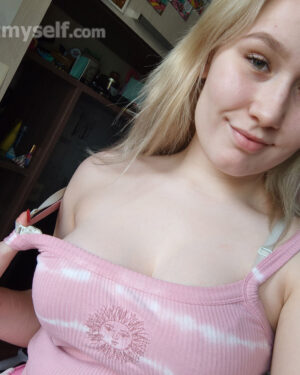 Dina E Thick Blonde I Shot Myself