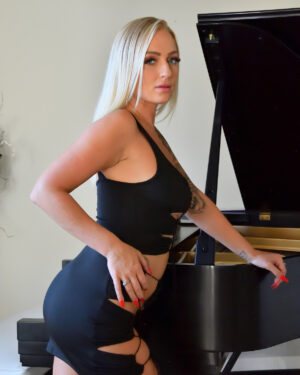 Ebunnz Dressed To Bare FTV Milfs
