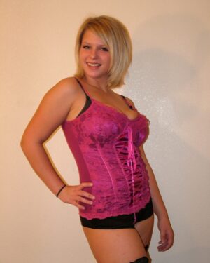 Elle Lavelle Naughty Midwest Girl