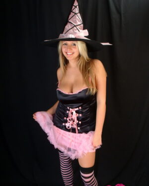 Emilys Dream Curvy Witch