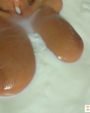 Ewa Sonnet Milk Bath