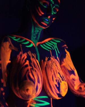 Ewa Sonnet Neon Bodypaint
