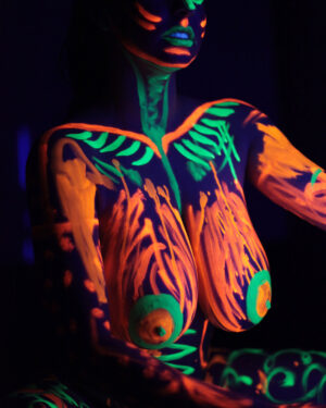 Ewa Sonnet Neon Bodypaint