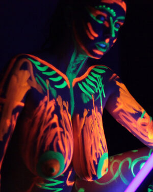 Ewa Sonnet Neon Bodypaint
