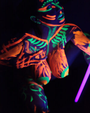 Ewa Sonnet Neon Bodypaint