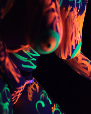 Ewa Sonnet Neon Bodypaint
