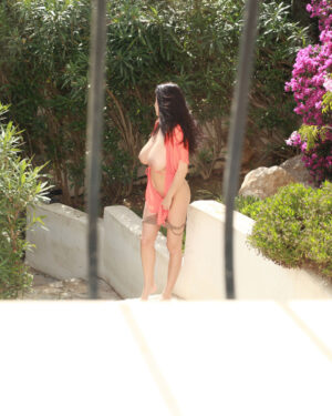 Ewa Sonnet Spy On Me