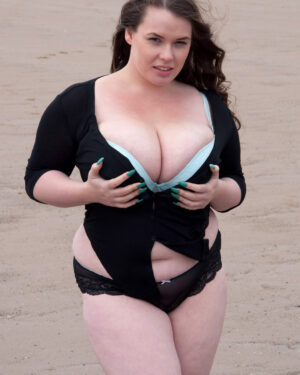 Gina G Thick On The Beach