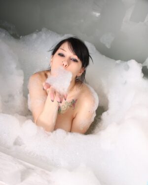 Jennique Adams Bubbly
