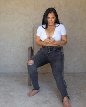 Juliana Cruz Outside Curves Cosmid