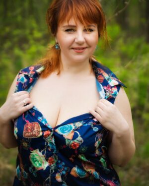 Katrin Porto The Curvy Stranger