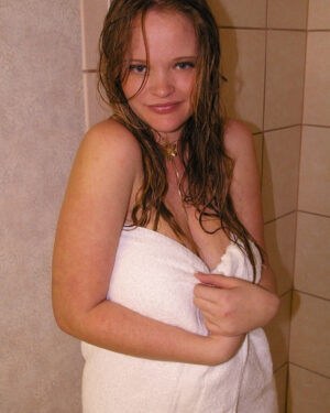 Krissy Shower Time