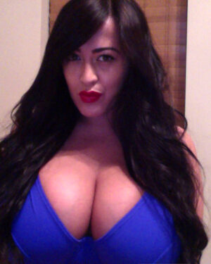 Leanne Crow Personal Pics For You