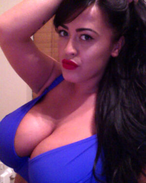 Leanne Crow Personal Pics For You