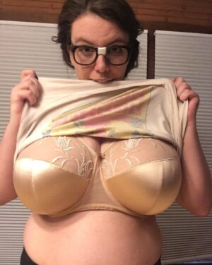 Lovely Lilith Nerdy Girl