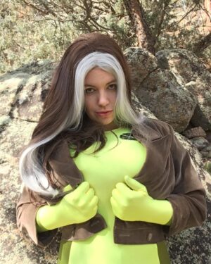 Lovely Lilith Rogue Cosplay Pics
