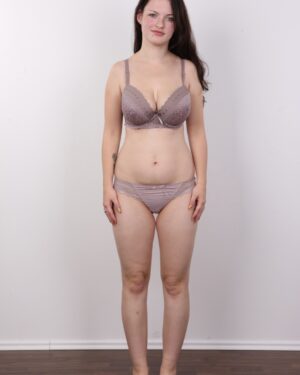 Marie Saggy Hangers Czech Casting