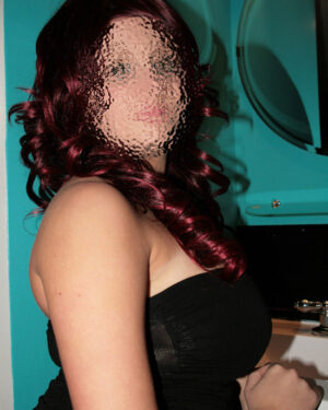 Mina Curvy Amateur