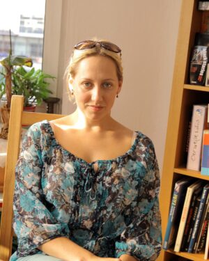 Mira Busty Mature Blonde Ersties