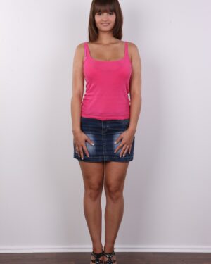 Romana Busty Skinny Casting