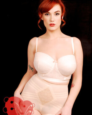 Siri Classic Pinup