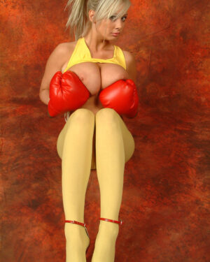 Sonia Boxing Babe