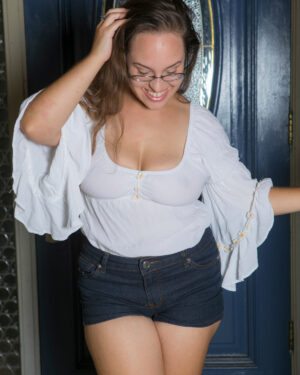 Sophie Barnes Thick Neighbor Gets Naked