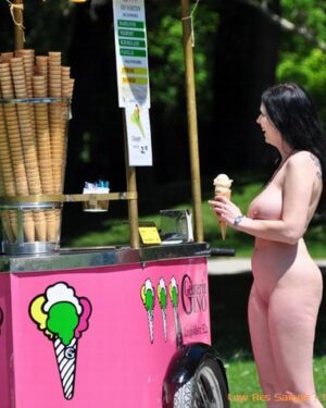 Sophie Ice Cream Public Nudes