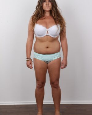 Viktorie Czech Casting Tanlines