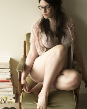 Viola Curvy Gods Girl